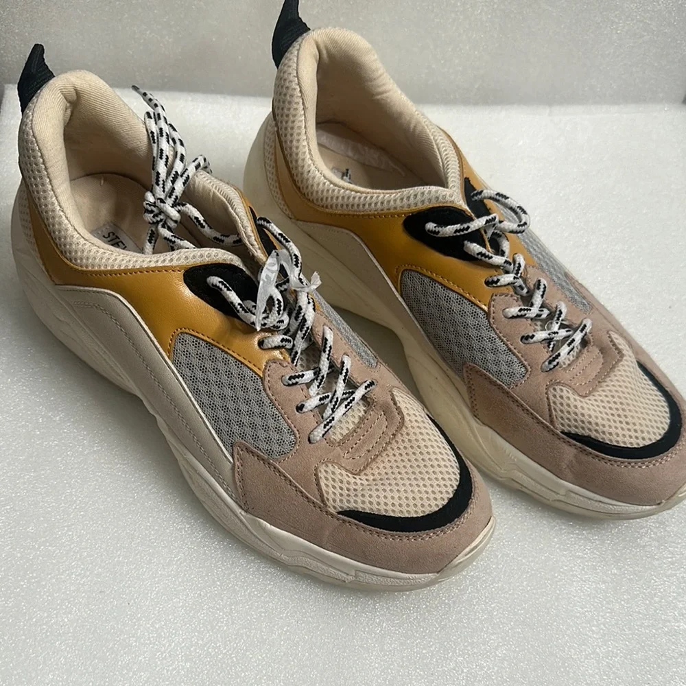 Steve Madden Stylish pink size 9Sneakers in Tan and Yellow - Picture 4 of 8